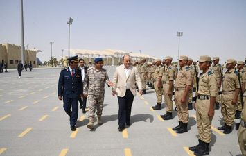رئيس الأركان يعود من قطر عقب مشاركته فى فعاليات معرض الدوحة الدولى للدفاع البحرى