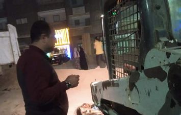 حملات مكثفة للنظافة العامة ومسح وتمهيد الطرق بمدينة برج البرلس
