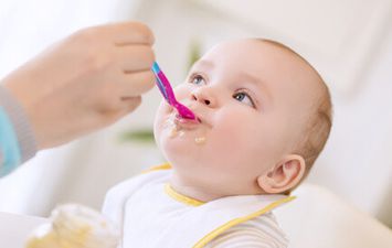7 أطعمة صحية لطفلك في مرحلة الرضاعة 