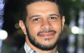الصحفي حسام مؤنس