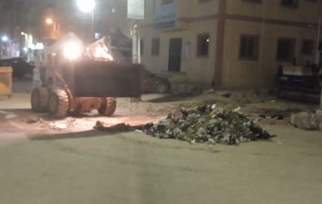 حملات نظافة وإزالة الإشغالات ورفع كفاءة الانارة ليلية بمدن كفر الشيخ 