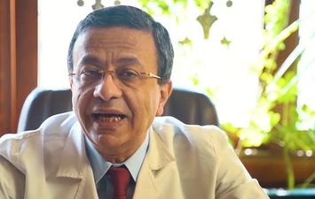 الدكتور حامد عبد الله حامد، أستاذ الأمراض الجلدية والتناسلية بقصر العيني