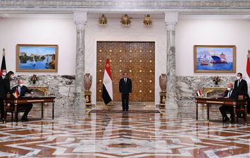 الرئيس السيسي أثناء مراسم توقيع الاتفاق مع سيمنز