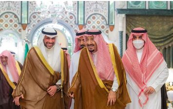 الملك سلمان بن عبد العزيز و رئيس مجلس الأمة الكويتي
