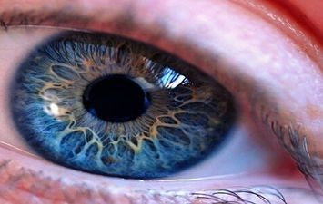 مخاطر الأشعة فوق البنفسجية على العين