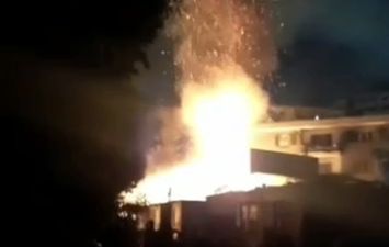 نشوب حريق هائل بالممشى التجاري بمدينة قنا