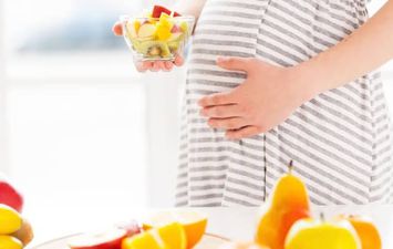 6 فواكه مفيدة للمراة الحامل والجنين.. تعرف عليها 