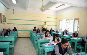 امتحانات الثانوية العامة بمحافظة قنا 