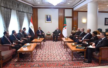 الاجتماع الجزائري
