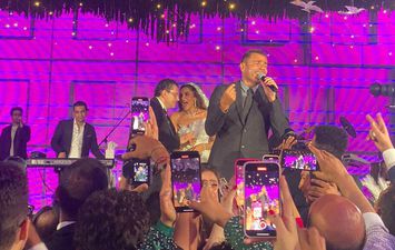  عمرو دياب يشعل حفل زفاف خالد مجاهد  