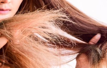 وصفات طبيعية لتغذية وترطيب الشعر الجاف