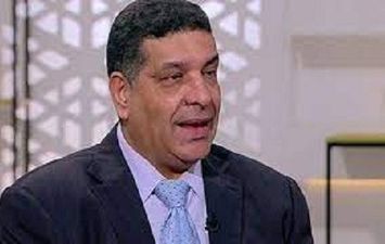 الكاتب الصحفي أشرف أبو الهول