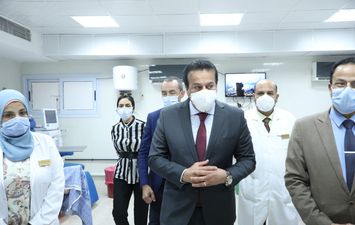 &quot;عبد الغفار&quot; يتفقد مستشفى السادات المركزي ويوجه برفع كفاءته