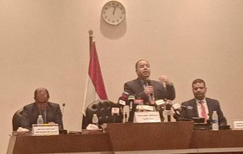 محمد معيط وزير المالية خلال فعاليات المؤتمر الصحفي  لعرض مؤشرات الأداء المالي لموازنة العام المالي الجاري