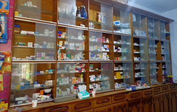 ضبط ادوية داخل محل يدار على هيئة صيدلية 