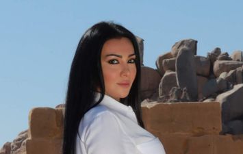 ميرهان حسين 