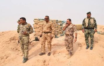 وفد عسكري عراقي على الحدود السورية