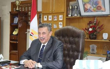 يوسف الديب وكيل وزارة التربية والتعليم بالبحيرة 