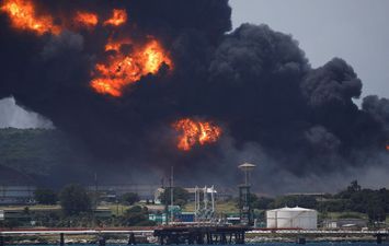 حريق ضخم بمصفاة لتكرير النفط في فنزويلا