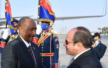 الرئيس السيسى مع رئيس مجلس السيادة الانتقالى السودانى