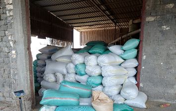 ضبط 26 طن أرز شعير بكفر الشيخ قبل بيعها فى السوق السوداء 
