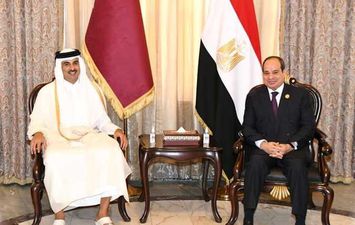 أمير قطر يستقبل الرئيس السيسي 
