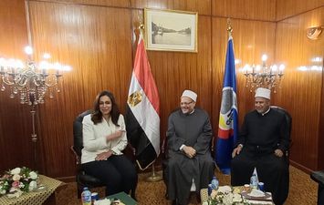 نائب محافظ البحيرة تستقبل مفتي الديار المصرية 