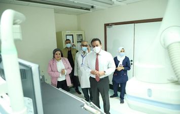 وزير الصحة بمستشفى الهرم التخصصي