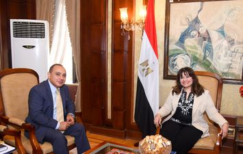 وزيرة الهجرة تستقبل سفير مصر في كينيا قبيل استلام مهام عمله 