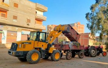 رفع كفاءة منظومة النظافة بمحيط المدارس في كفر الشيخ