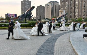 المنطقة المركزية العسكرية تنظم حفل زفاف جماعي