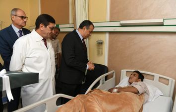 وزير الانتاج الحربي يزور المركز الطبي التخصصي بحلوان