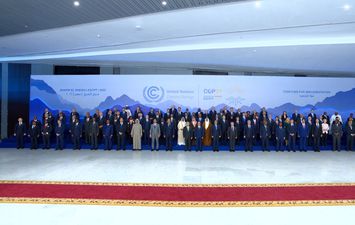 الرئيس السيسي يتوسط زعماء العالم في قمة المناخ