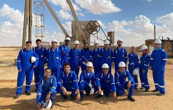 زيارة ميدانية لطلاب علوم بترول مطروح لحقول مليحة للبترول بالصحراء الغربية