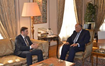 سامح شكري يلتقي وزير خارجية شمال مقدونيا