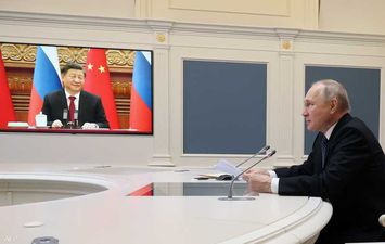  لقاء بوتين والرئيس الصيني عبر الفيديو 