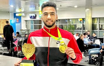 اللاعب عمر محمد يحصد ذهبية بطولة العالم 