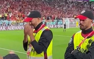 ماذا فعل رجل الأمن بعد فوز المغرب؟ 