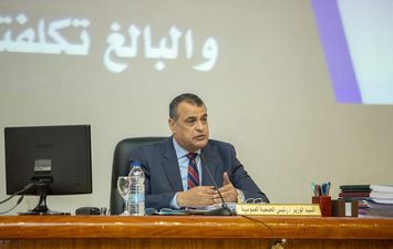 وزير الانتاج الحربي يتابع بيان الحساب المالي للشركات