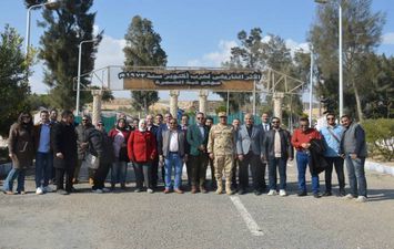 الجيش الثاني الميداني تنظم زيارة للدارسين بدورات المركز القومي للبحوث