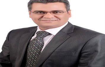  الدكتور شريف عباس، طبيب الإعلامي الراحل وائل الإبراشي