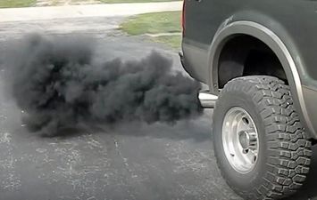 دخان السيارات