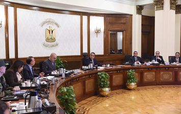 رئيس الوزراء يتابع الموقف التنفيذي للمشروعات الخدمية والتنموية بمحافظة الإسكندرية