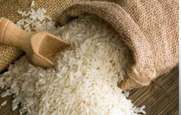 ضبط 20 طن أرز أبيض داخل مخزن بهدف الإحتكار 