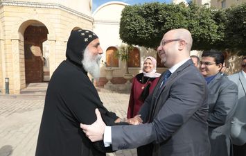 محافظ بني سويف يزور كنائس مركز ناصر 