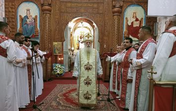 مطران بورسعيد يترأس قداس عيد الميلاد بكنيسة مار جرجس