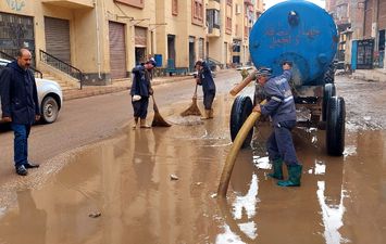 استمرار رفع حالة الطوارئ ومحافظ كفر الشيخ يتابع رفع مياه الأمطار بمدن وقرى المحافظة