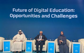 مشاركة وزير التعليم في جلسة &quot;مستقبل التعليم الرقمي.. الفرص والتحديات&quot;