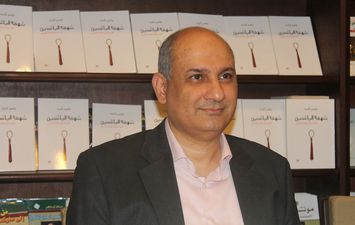 الدكتور ياسر ثابت الكاتب الصحفي