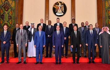 الرئيس السيسي وأعضاء الأمانة العامة الجديدة لاتحاد الصحفيين العرب